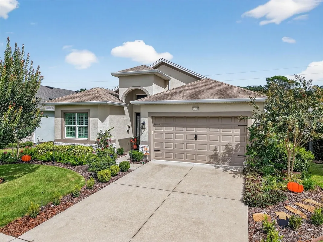 Property Slideshow image 1 of 73 | 8464 bridgeport bay cir, Mount Dora, FL, 32757