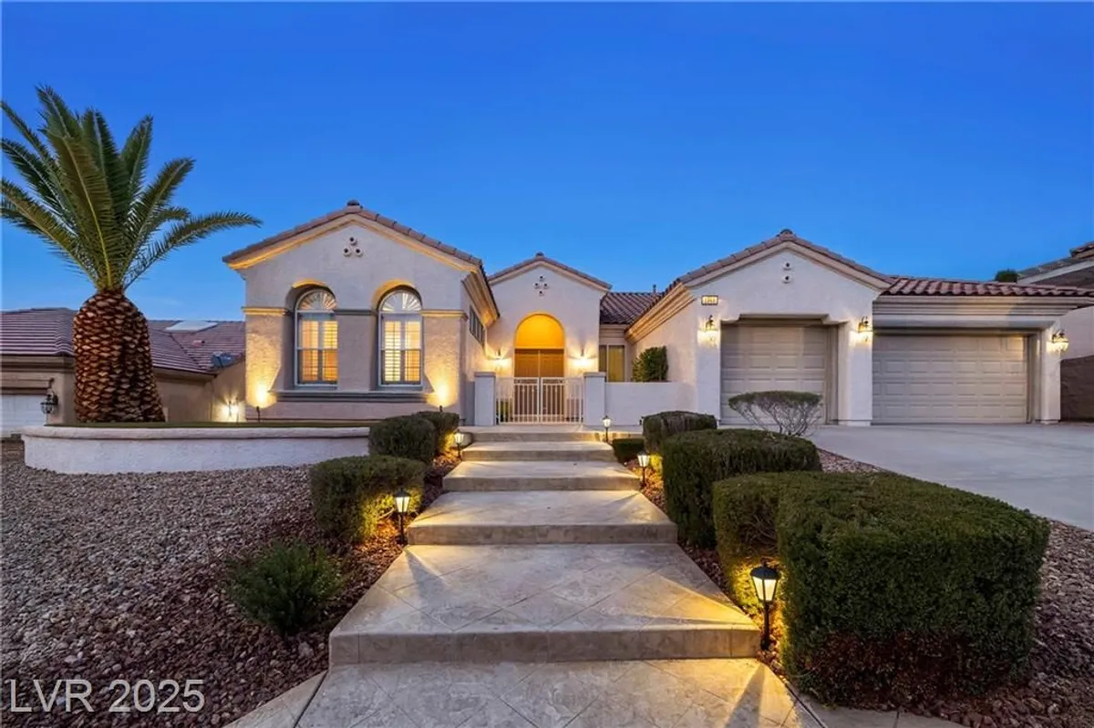 Property Slideshow image 1 of 37 | 2868 foxtail creek ave, Henderson, NV, 89052