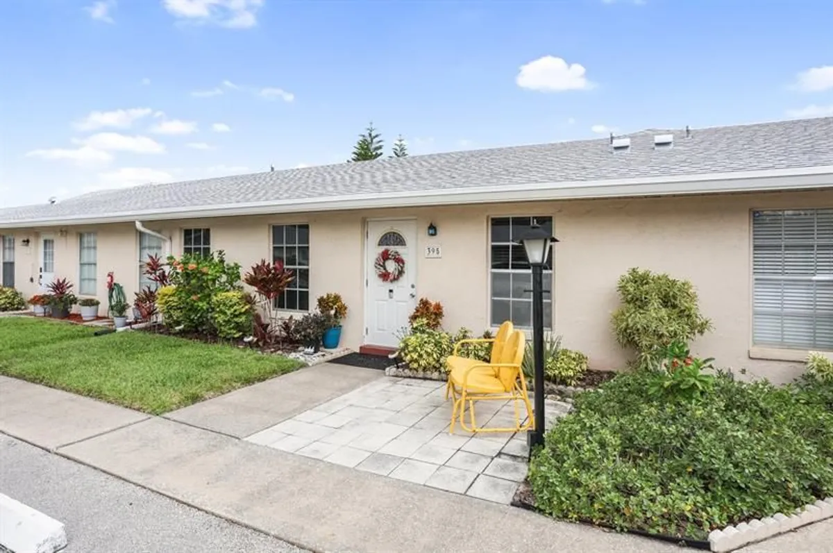 Property Slideshow image 1 of 33 | 395 bennington ln, Lake Worth, FL, 33467