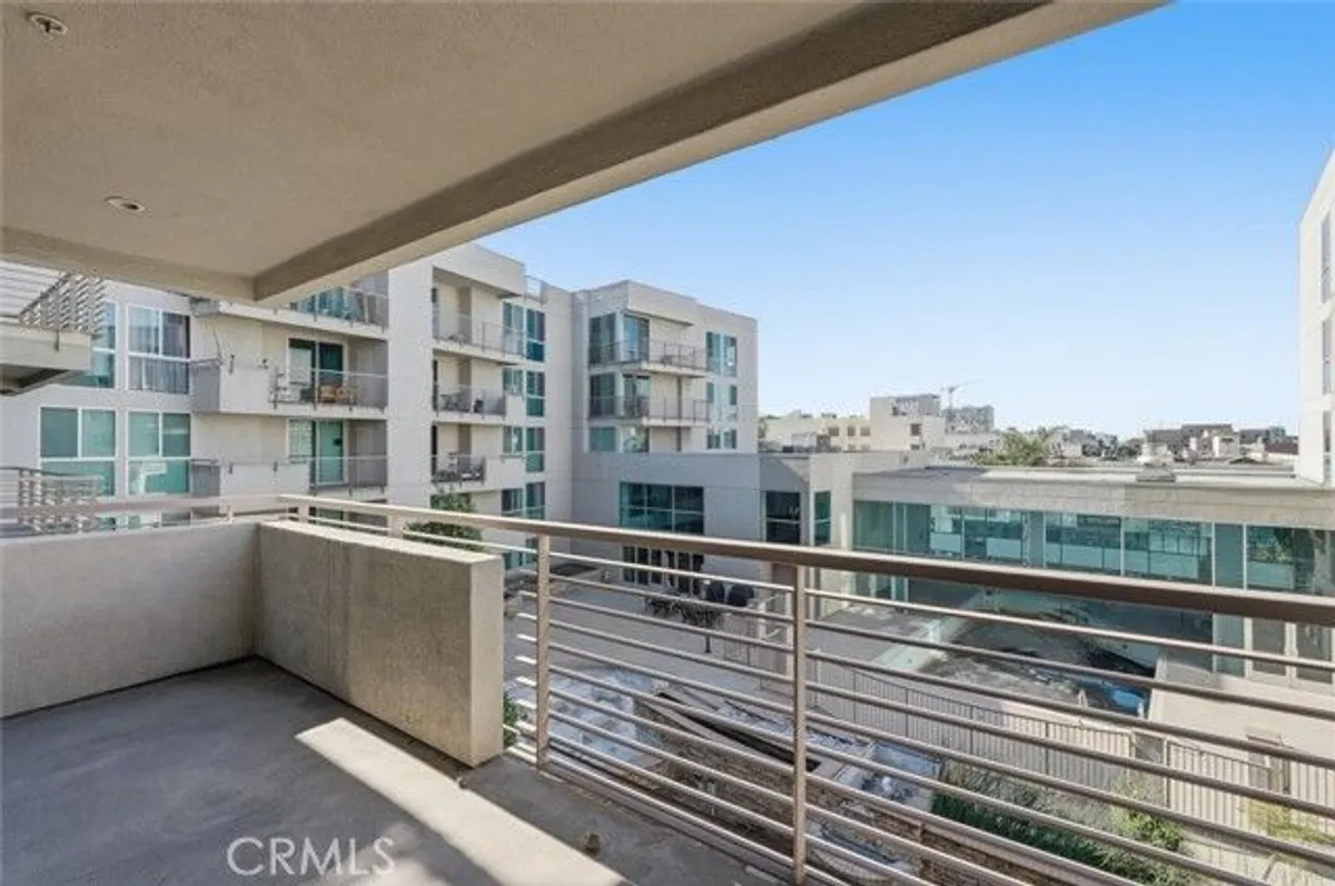 Property Slideshow image 1 of 42 | 267 s san pedro st 315, Los Angeles, CA, 90012