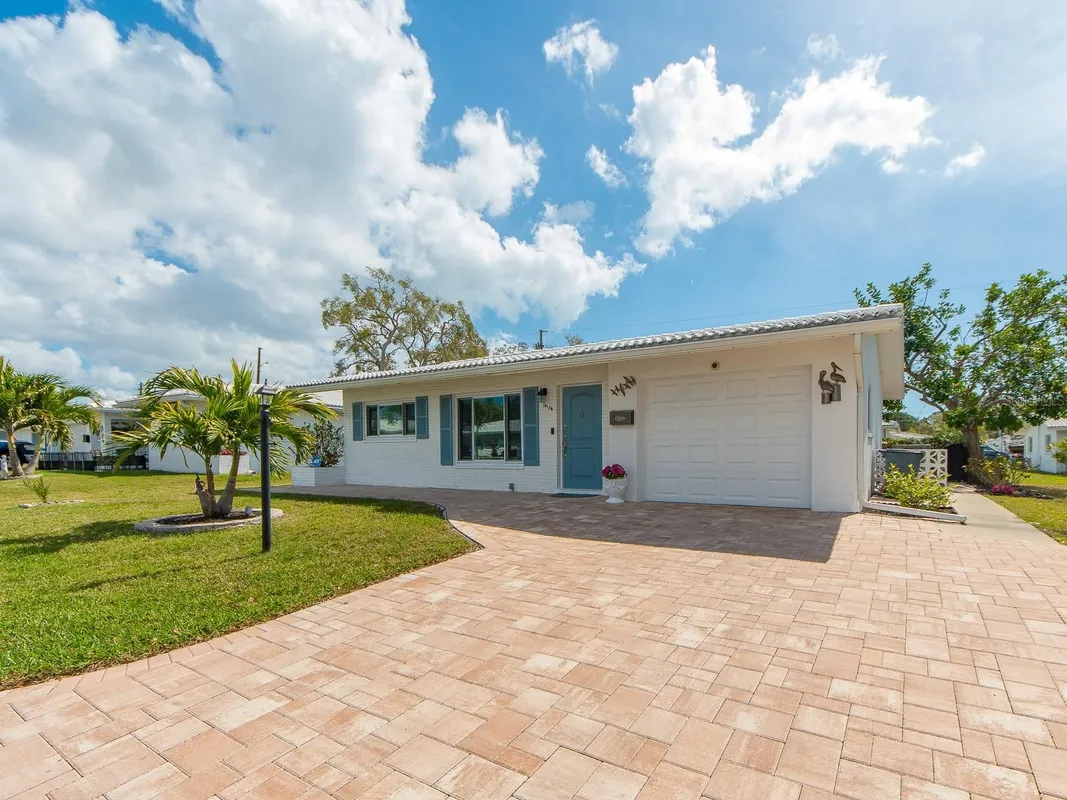 Property Slideshow image 1 of 40 | 14104 88th ave, Seminole, FL, 33776