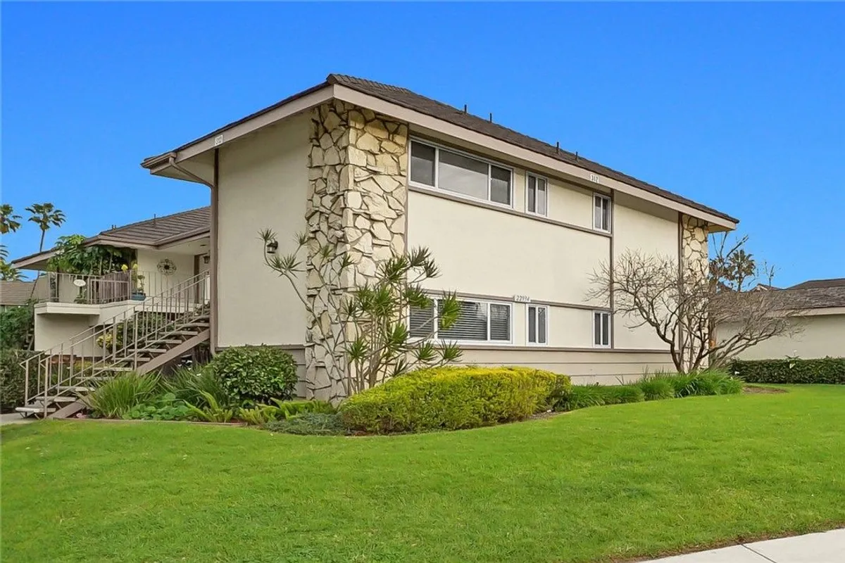 Property Slideshow image 1 of 16 | 22934 nadine cir b, Torrance, CA, 90505