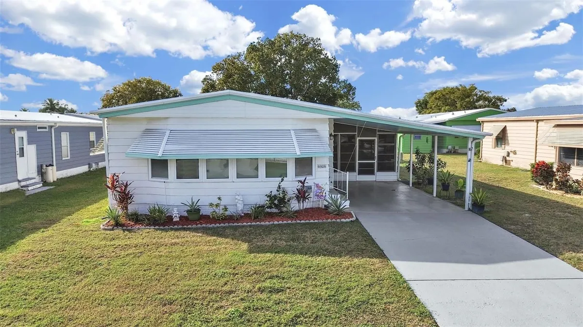 Property Slideshow image 1 of 42 | 4928 foxdale dr, Lakeland, FL, 33810