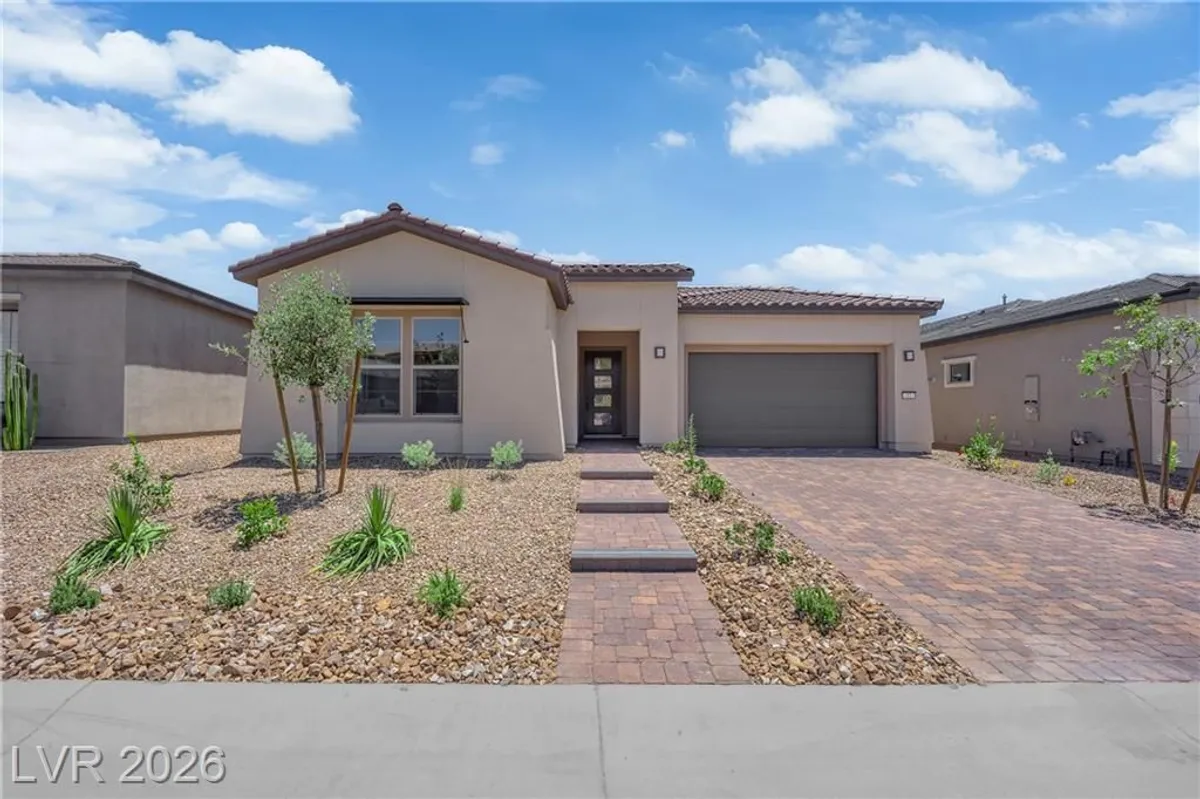 Property Slideshow image 1 of 54 | 32 stone yucca ct, Henderson, NV, 89011