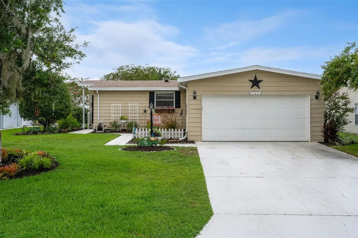 Property Slideshow image 1 of 20 | 25201 clifford hl, Leesburg, FL, 34748