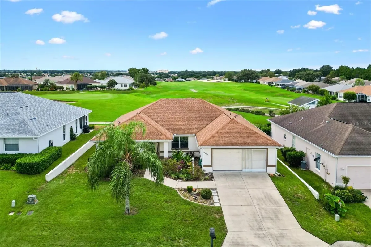 Property Slideshow image 1 of 43 | 17083 se 115th terrace rd, Summerfield, FL, 34491