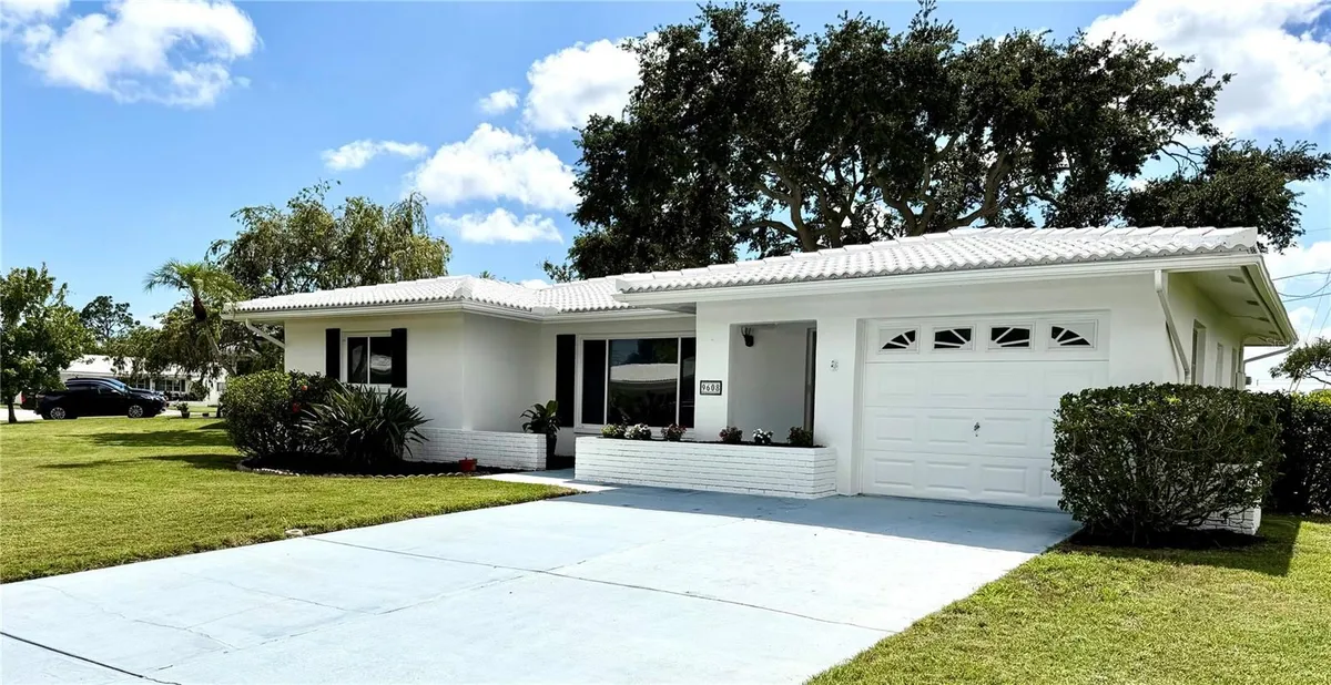 Property Slideshow image 1 of 24 | 9608 41st st 2, Pinellas Park, FL, 33782