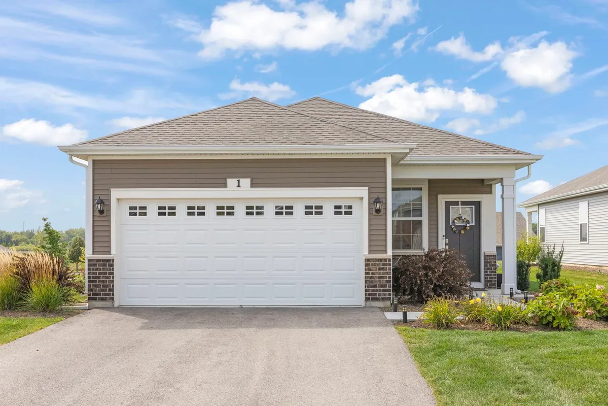 Property Slideshow image 1 of 25 | 1 savannah ct, Algonquin, IL, 60102