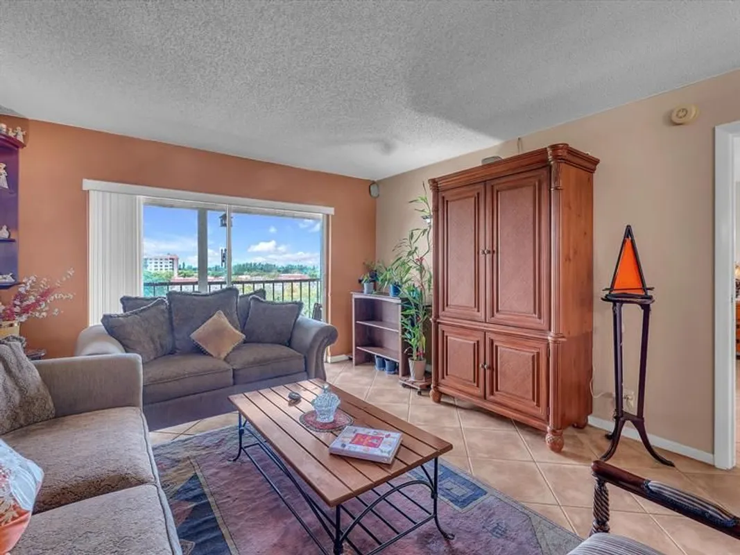 Property Slideshow image 1 of 28 | 5860 nw 44th st 804, Lauderhill, FL, 33319