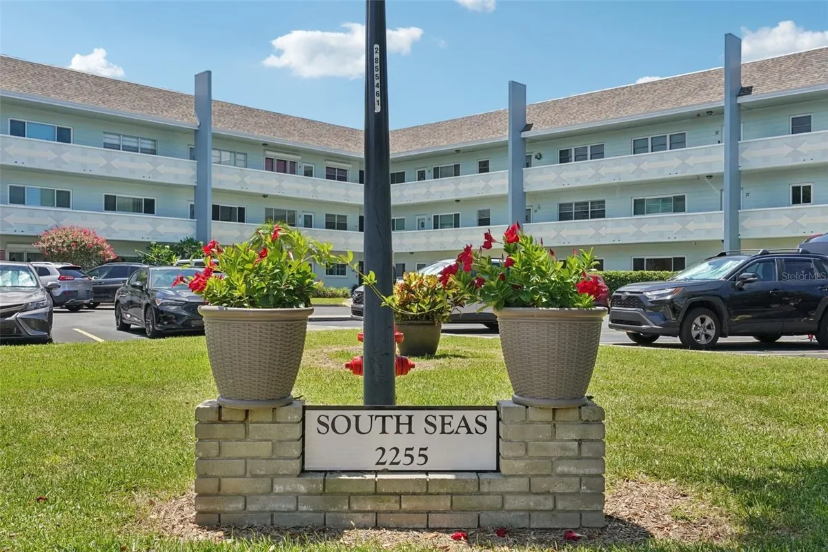 Property Slideshow image 1 of 47 | 2255 philippine dr 9, Clearwater, FL, 33763