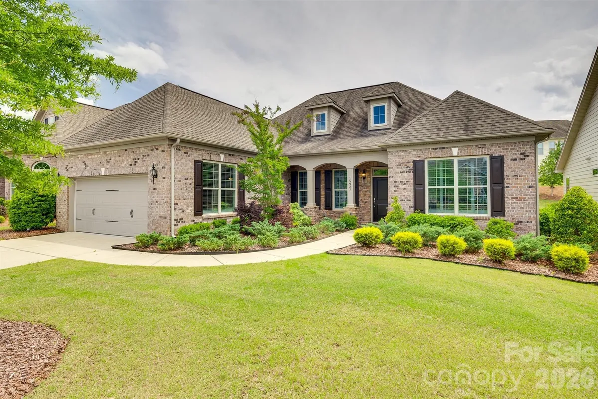 Property Slideshow image 1 of 47 | 15927 vale ridge dr, Charlotte, NC, 28278