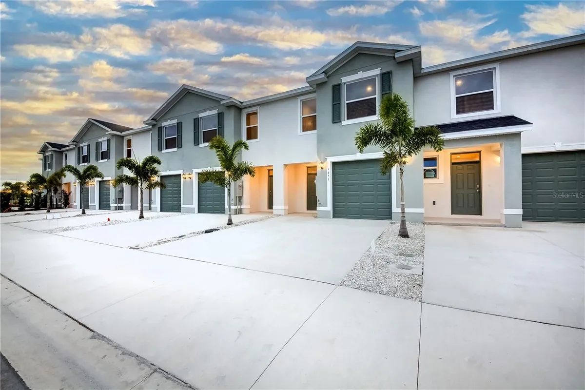 Property Slideshow image 1 of 20 | 1655 e bay st, Sarasota, FL, 34238