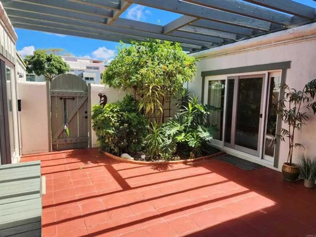 Property Slideshow image 1 of 16 | 3621 vista campana 16, Oceanside, CA, 92057