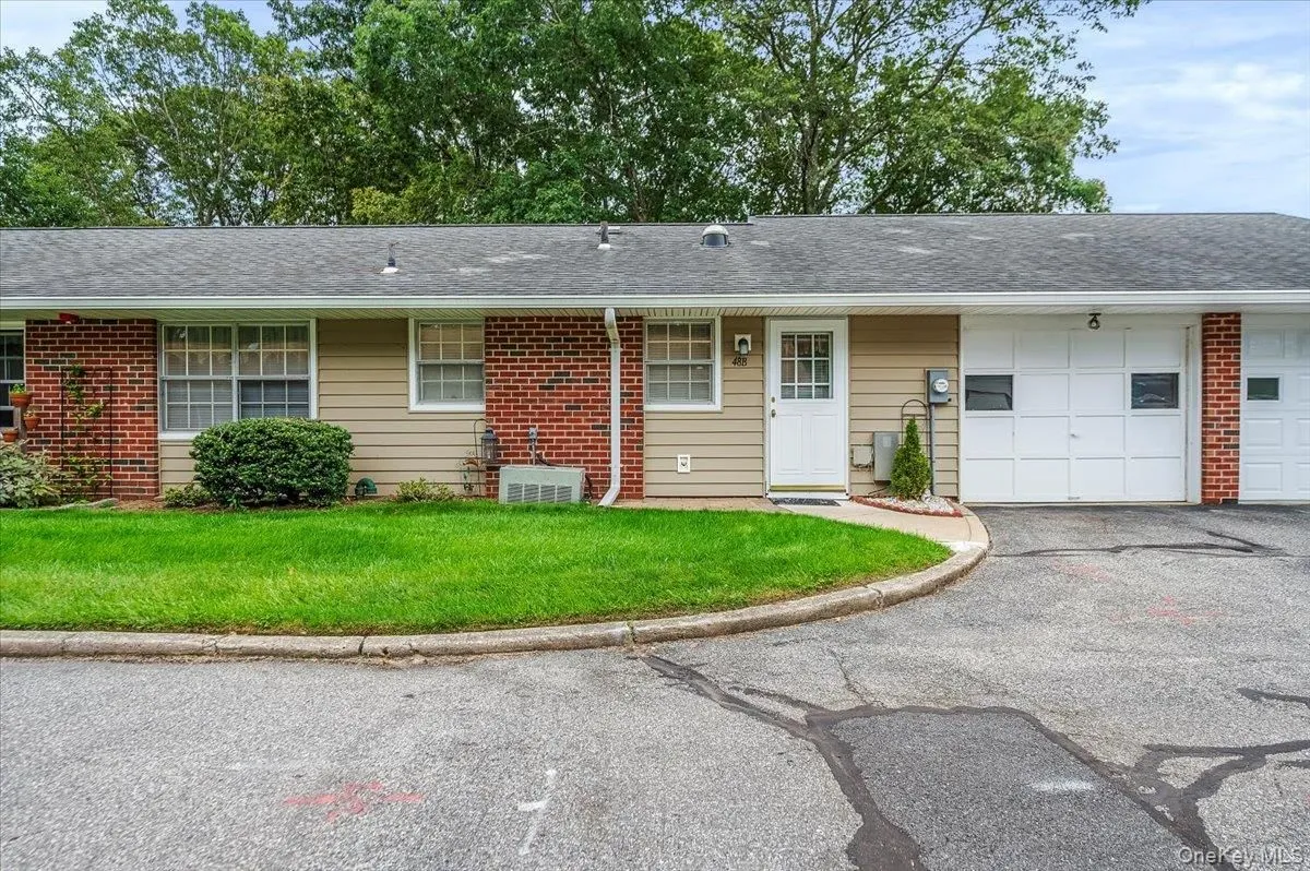 Property Slideshow image 1 of 23 | 48 trent ct b, Ridge, NY, 11961