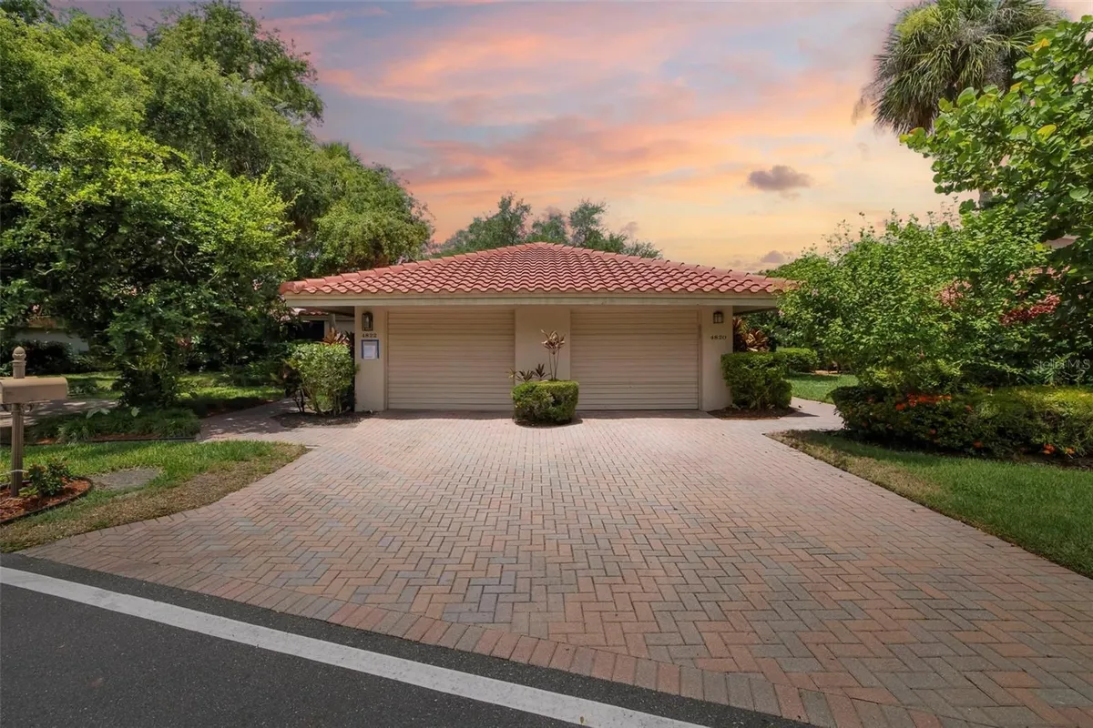 Property Slideshow image 1 of 68 | 4820 kestral park cir 18, Sarasota, FL, 34231