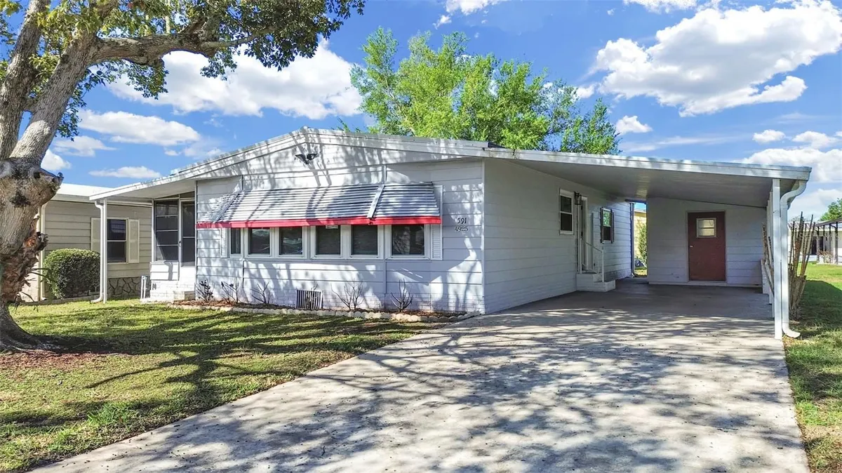 Property Slideshow image 1 of 39 | 4925 foxwood lake dr, Lakeland, FL, 33810