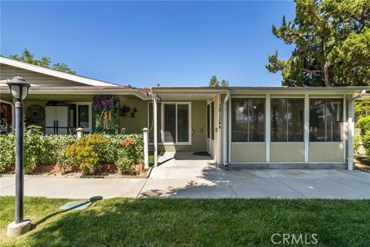 Property Slideshow image 1 of 35 | 19124 avenue of the oaks a, Newhall, CA, 91321