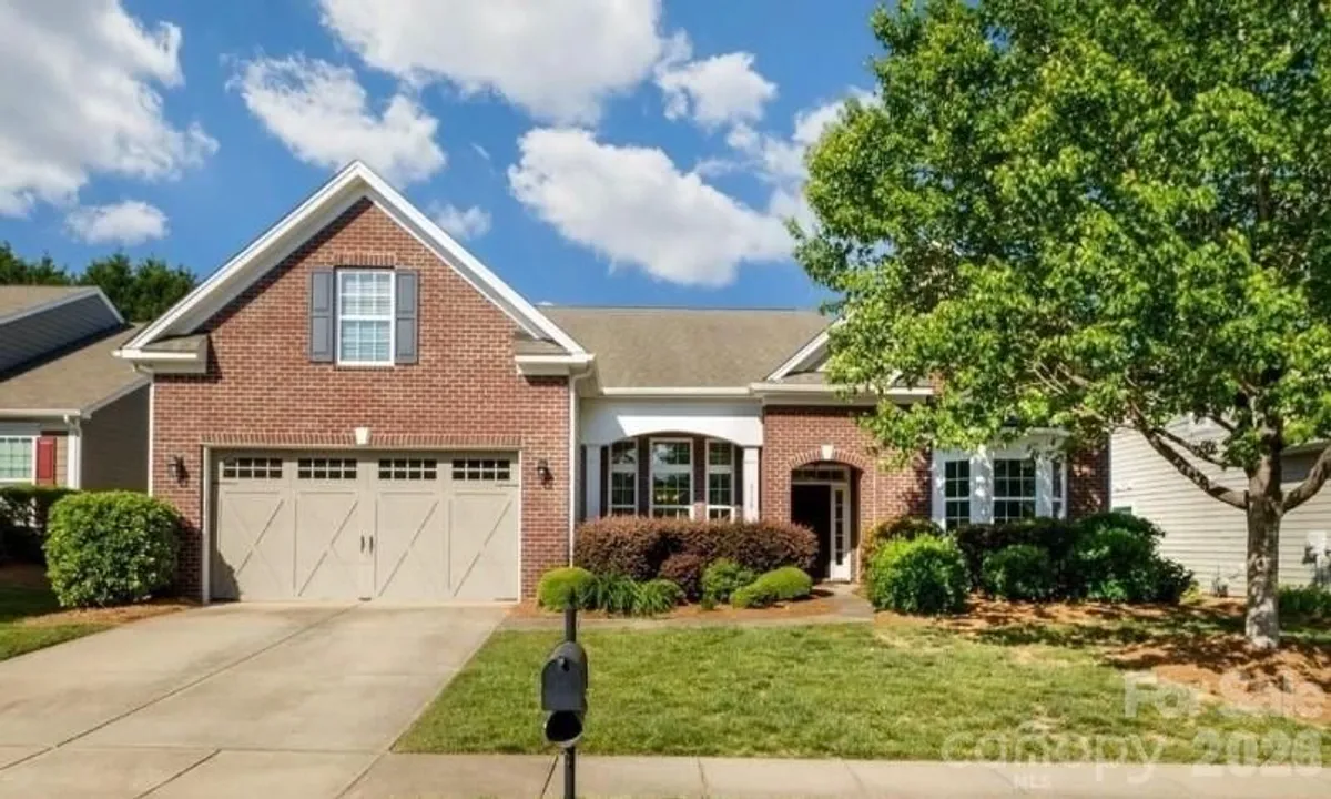 Property Slideshow image 1 of 48 | 8720 artesa mill ln, Charlotte, NC, 28214
