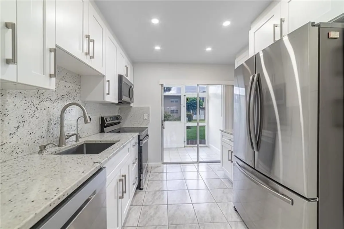 Property Slideshow image 1 of 30 | 600 nw 80th ave apt 105, Margate, FL, 33063