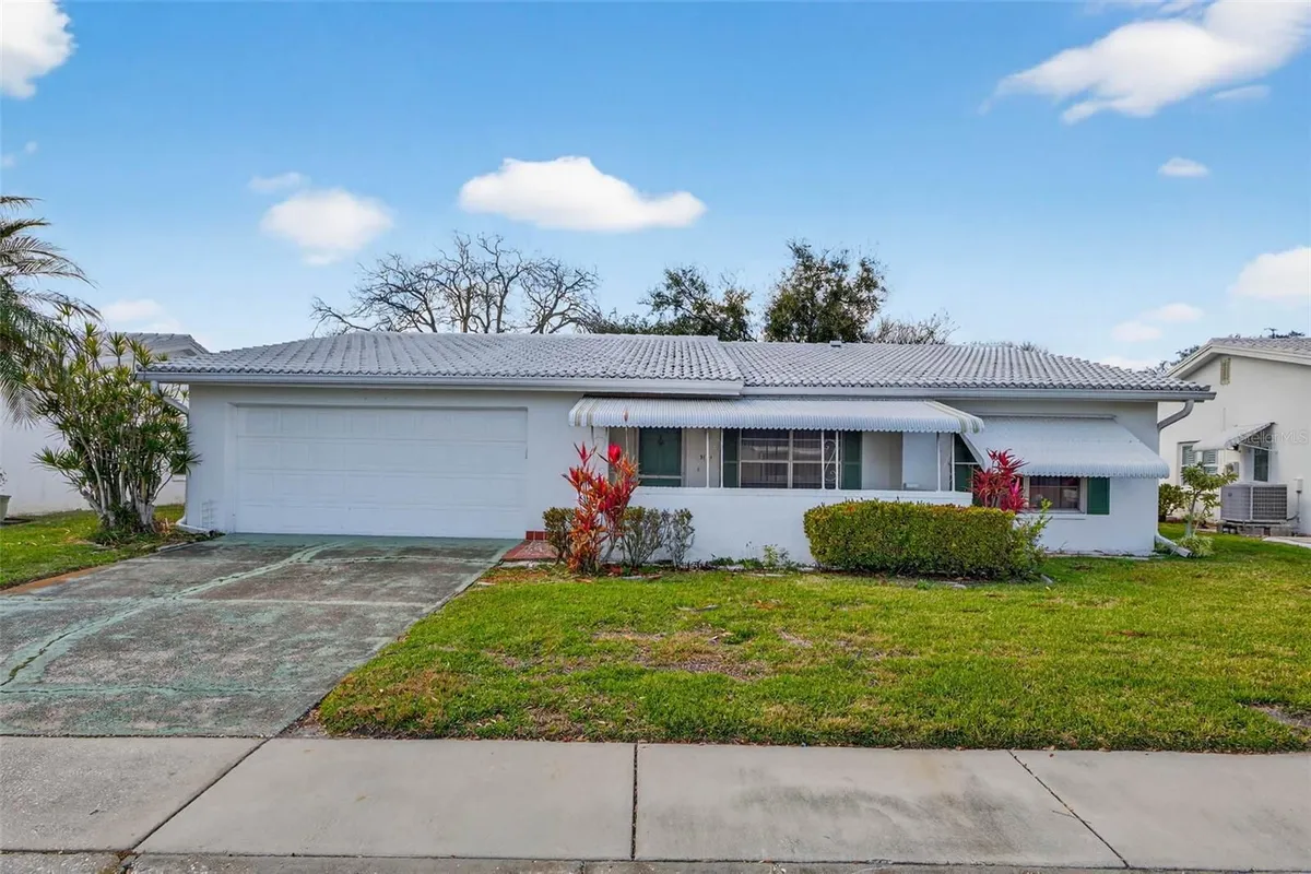 Property Slideshow image 1 of 39 | 9124 39th ln n # 5, Pinellas Park, FL, 33782