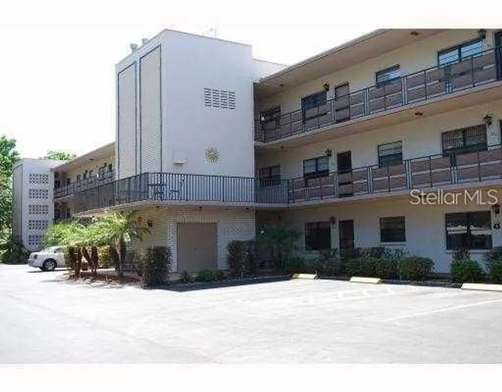 Property Slideshow image 1 of 59 | 5975 n terrace park dr 103, St Petersburg, FL, 33709