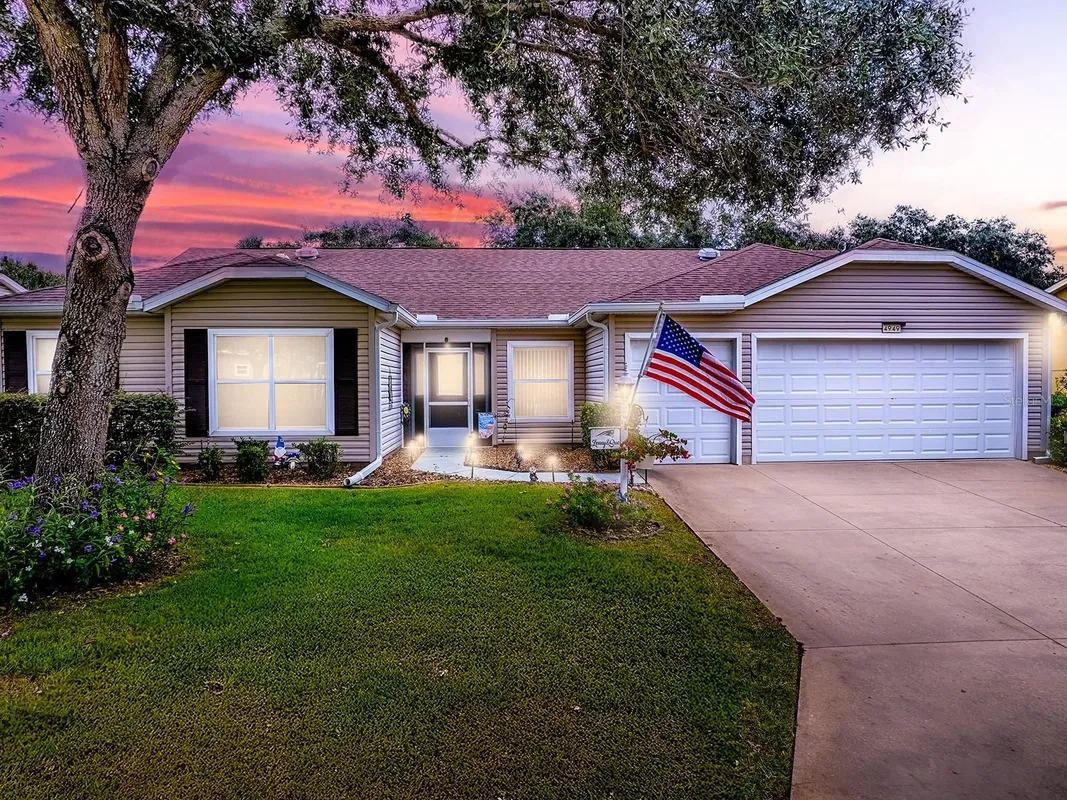 Property Slideshow image 1 of 65 | 4949 sawgrass lake cir, Leesburg, FL, 34748