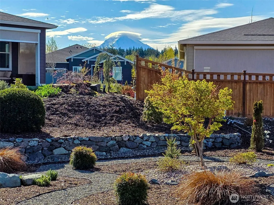 Property Slideshow image 1 of 38 | 15127 182nd ave, Bonney Lake, WA, 98391