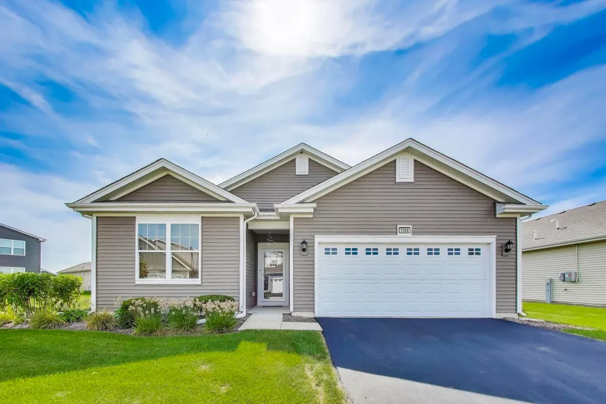 Property Slideshow image 1 of 30 | 2358 cannon dr, Pingree Grove, IL, 60140