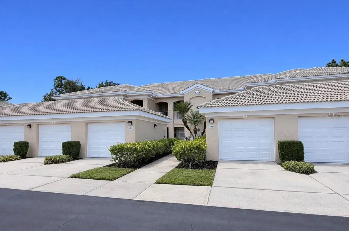 Property Slideshow image 1 of 59 | 6318 grand oak cir 201, Bradenton, FL, 34203
