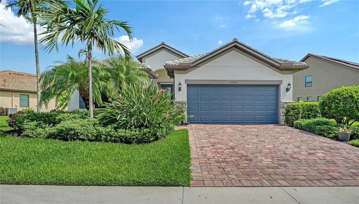 Property Slideshow image 1 of 73 | 5590 rain lily ct, Sarasota, FL, 34238