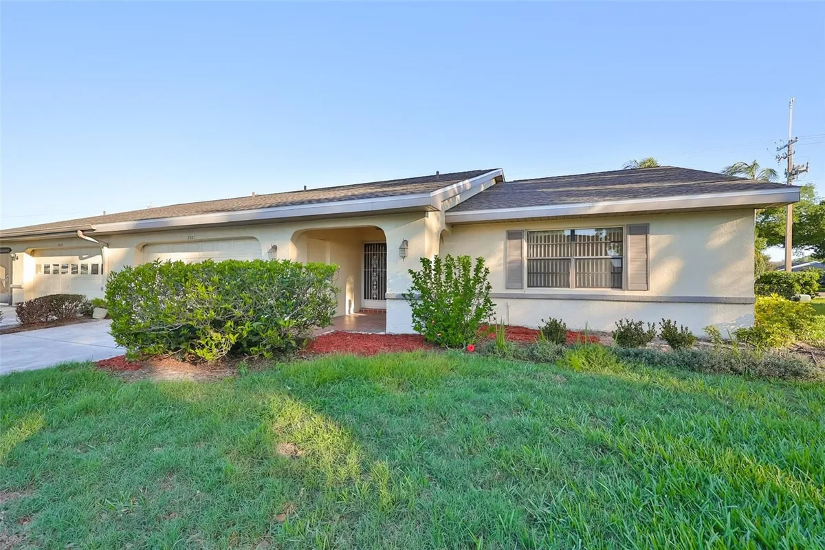 Property Slideshow image 1 of 54 | 2321 lancaster dr, Sun City Center, FL, 33573