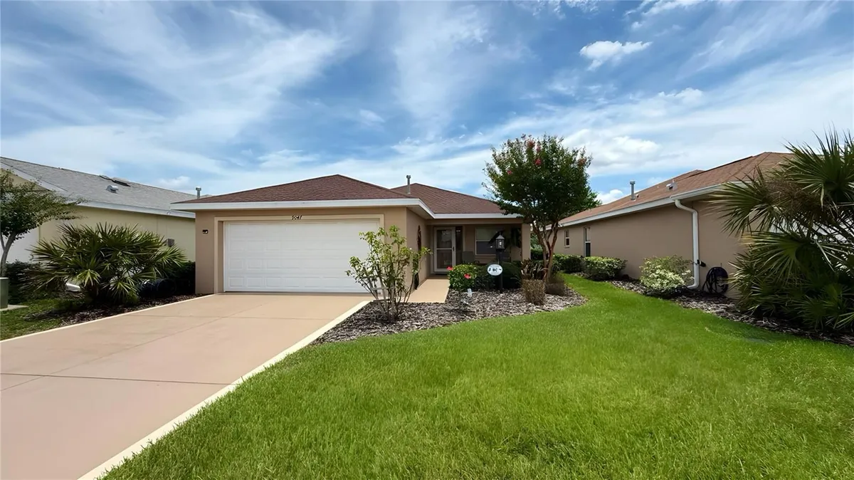 Property Slideshow image 1 of 22 | 9047 sw 102nd cir, Ocala, FL, 34481