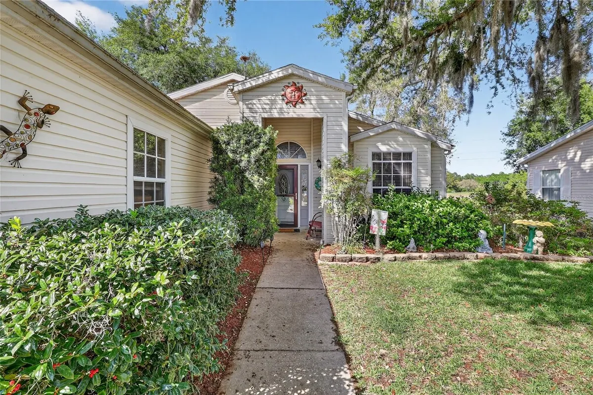 Property Slideshow image 1 of 35 | 5069 el destino dr, Leesburg, FL, 34748