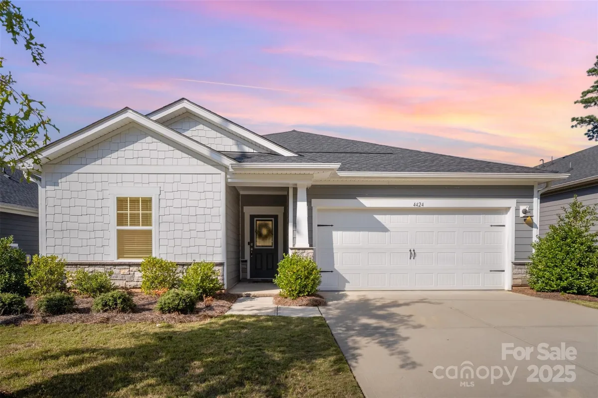 Property Slideshow image 1 of 40 | 4424 bright rd, Charlotte, NC, 28214