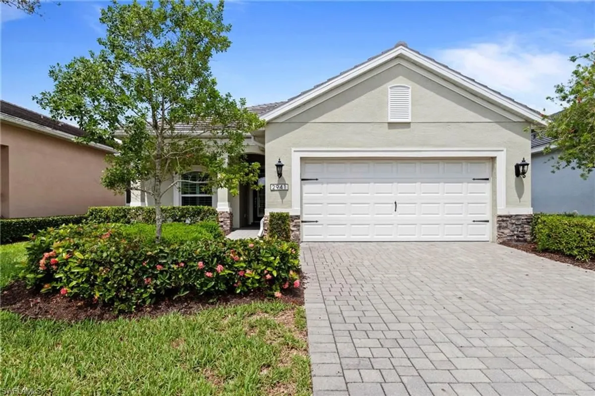 Property Slideshow image 1 of 41 | 2941 willow ridge ct, Fort Myers, FL, 33905