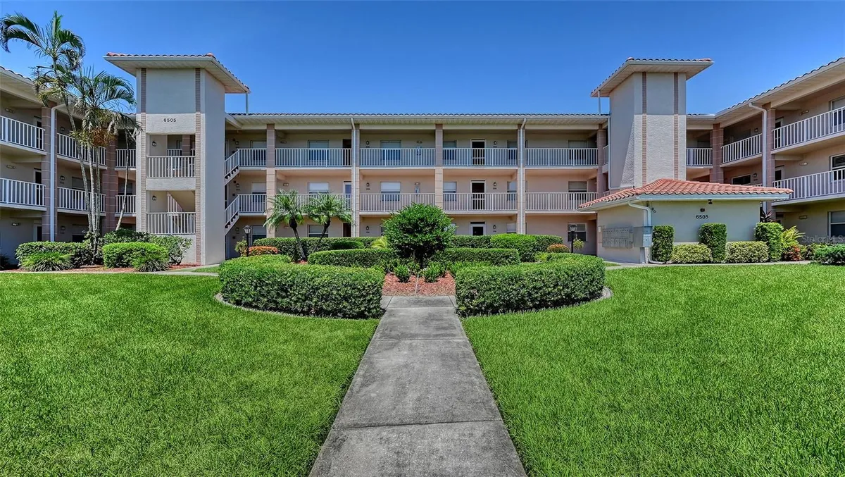 Property Slideshow image 1 of 46 | 6505 stone river rd 209, Bradenton, FL, 34203