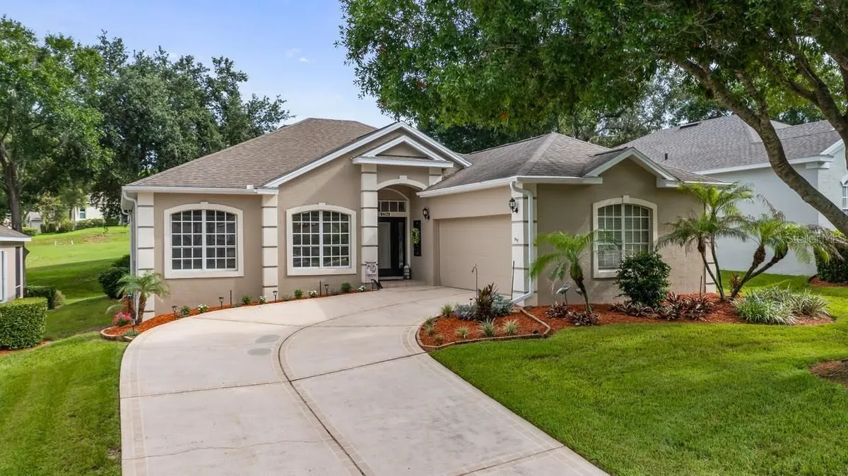 Property Slideshow image 1 of 39 | 2204 kingsmill way, Clermont, FL, 34711