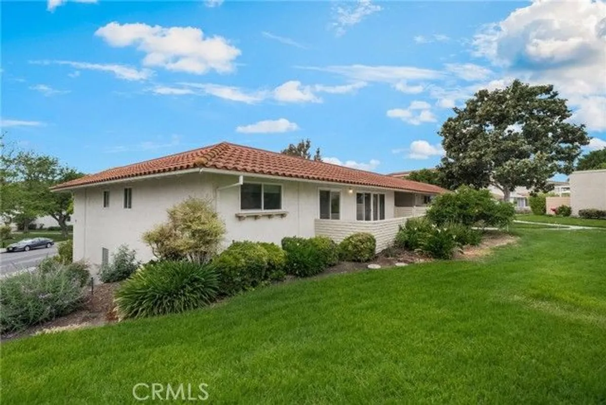 Property Slideshow image 1 of 53 | 2313 via puerta q, Laguna Woods, CA, 92637