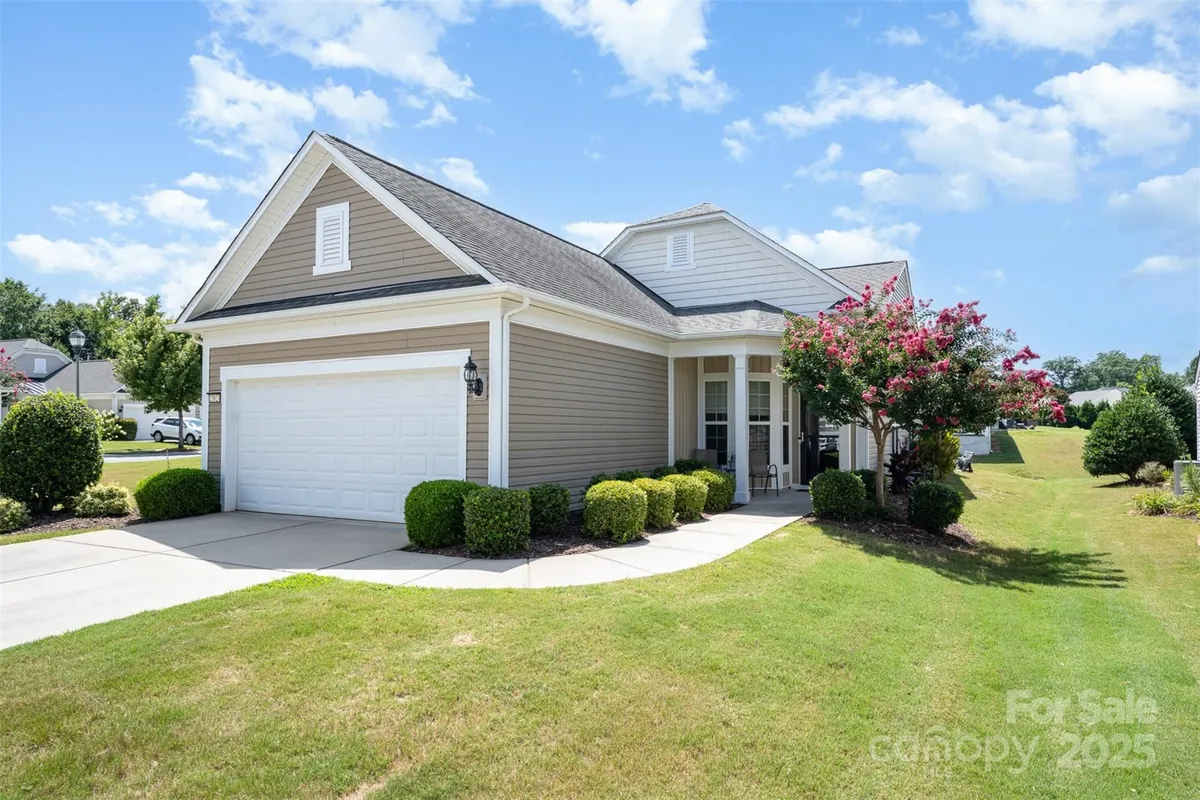 Property Slideshow image 1 of 32 | 23023 whimbrel cir, Fort Mill, SC, 29707