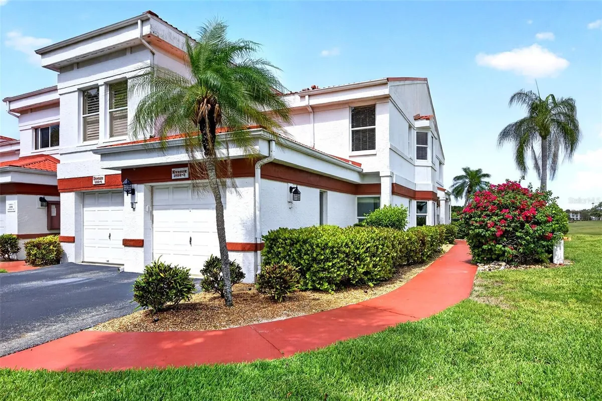 Property Slideshow image 1 of 50 | 1990 leisure dr 3, Fort Myers, FL, 33907