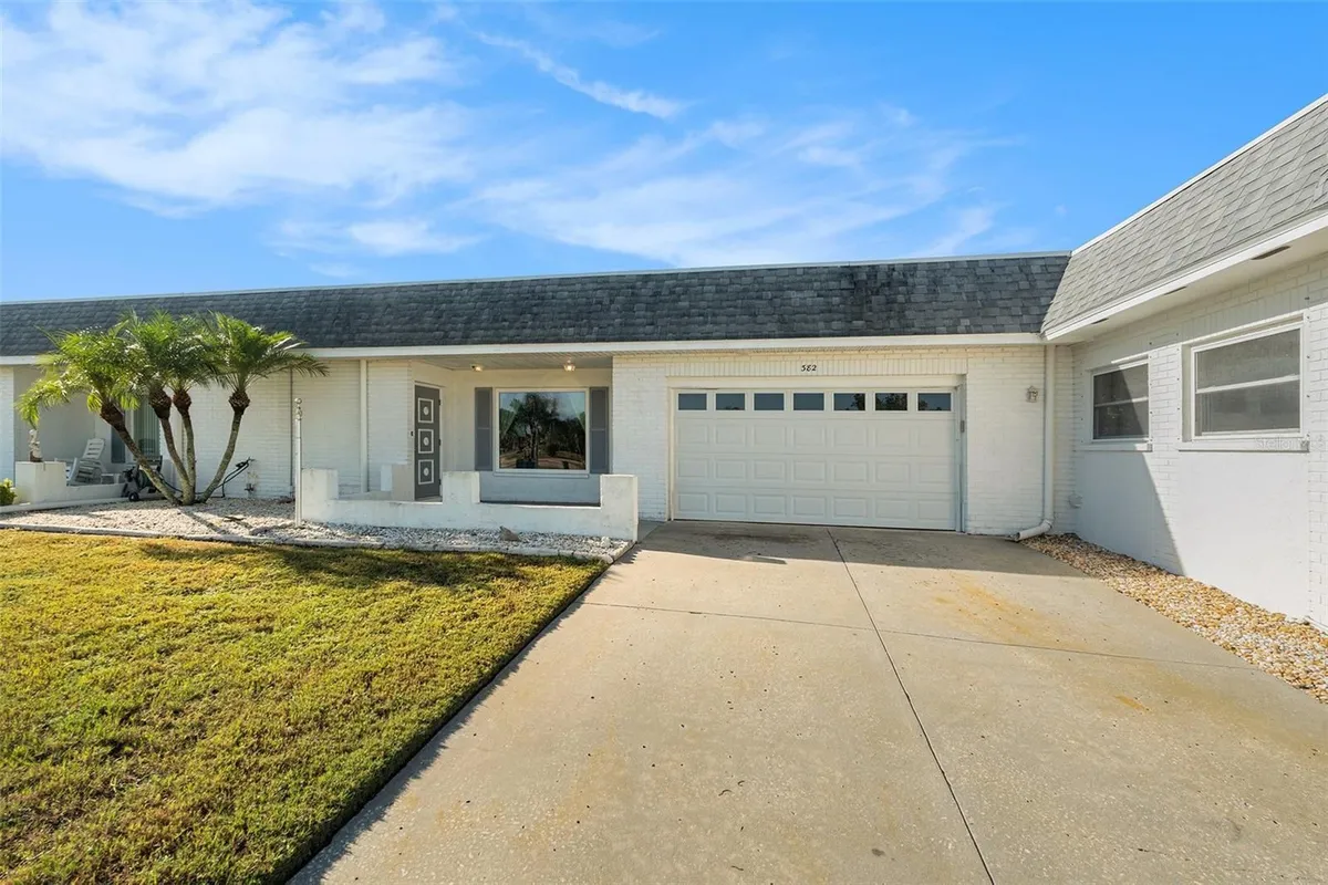 Property Slideshow image 1 of 35 | 382 club manor dr, Sun City Center, FL, 33573