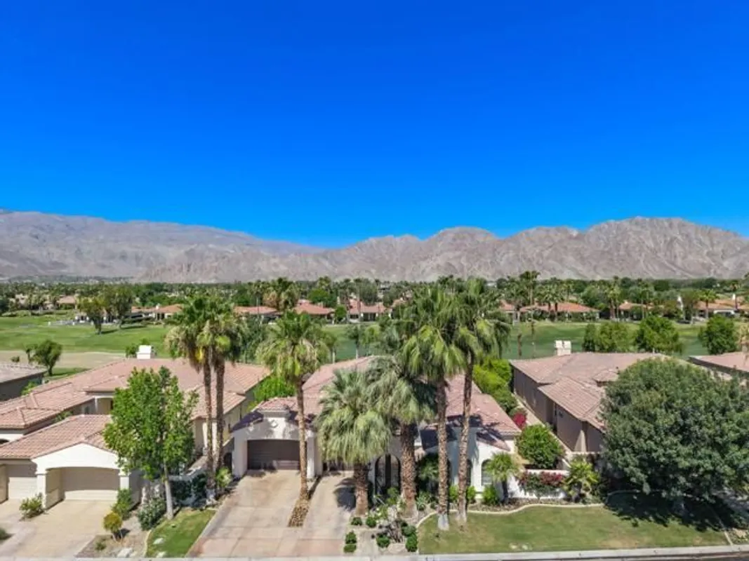 Property Slideshow image 1 of 44 | 56063 winged foot, La Quinta, CA, 92253