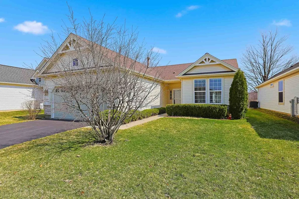 Property Slideshow image 1 of 1 | 12764 kishwaukee ln, Huntley, IL, 60142