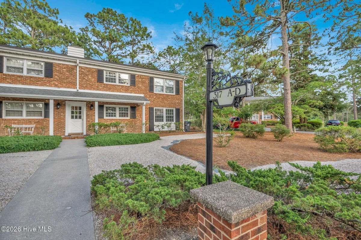 Property Slideshow image 1 of 31 | 317 driftwood cir b, Southern Pines, NC, 28387