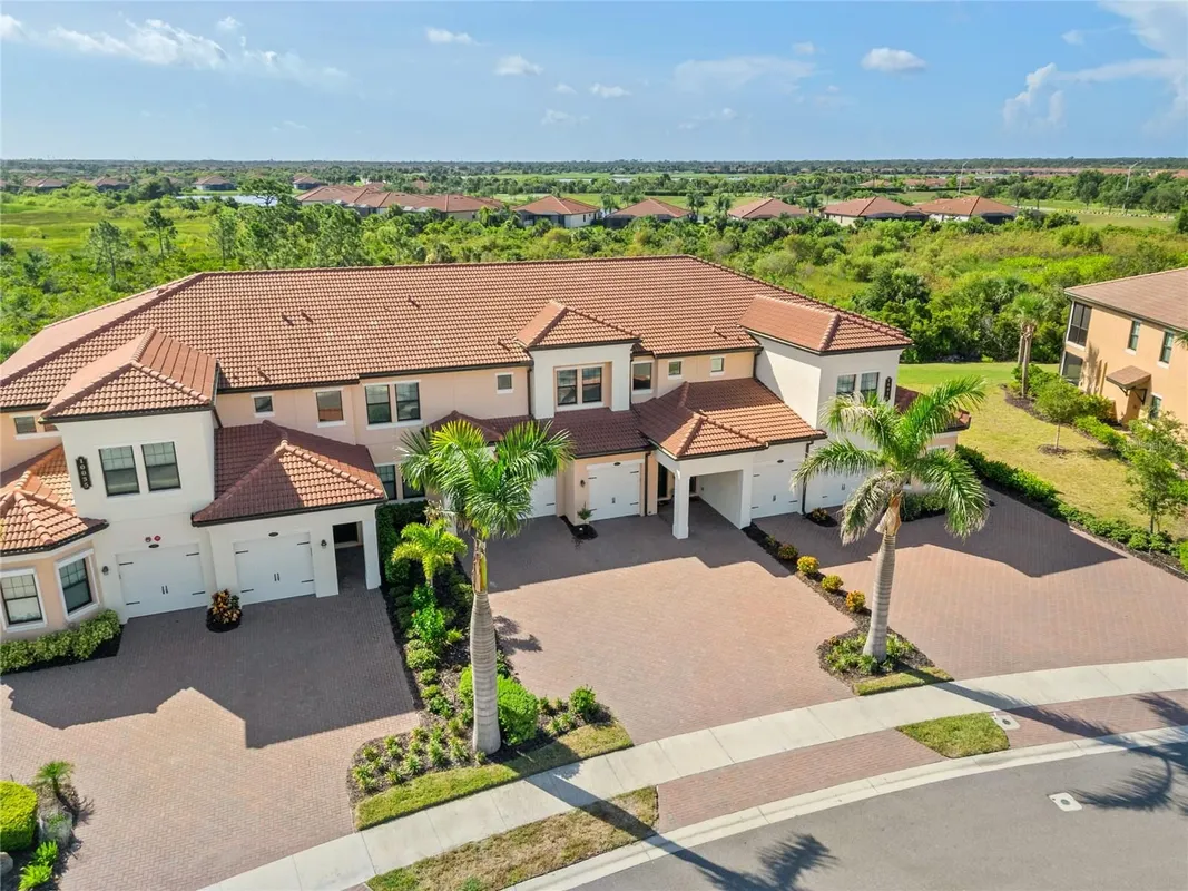 Property Slideshow image 1 of 58 | 10035 crooked creek dr unit 202, Venice, FL, 34293