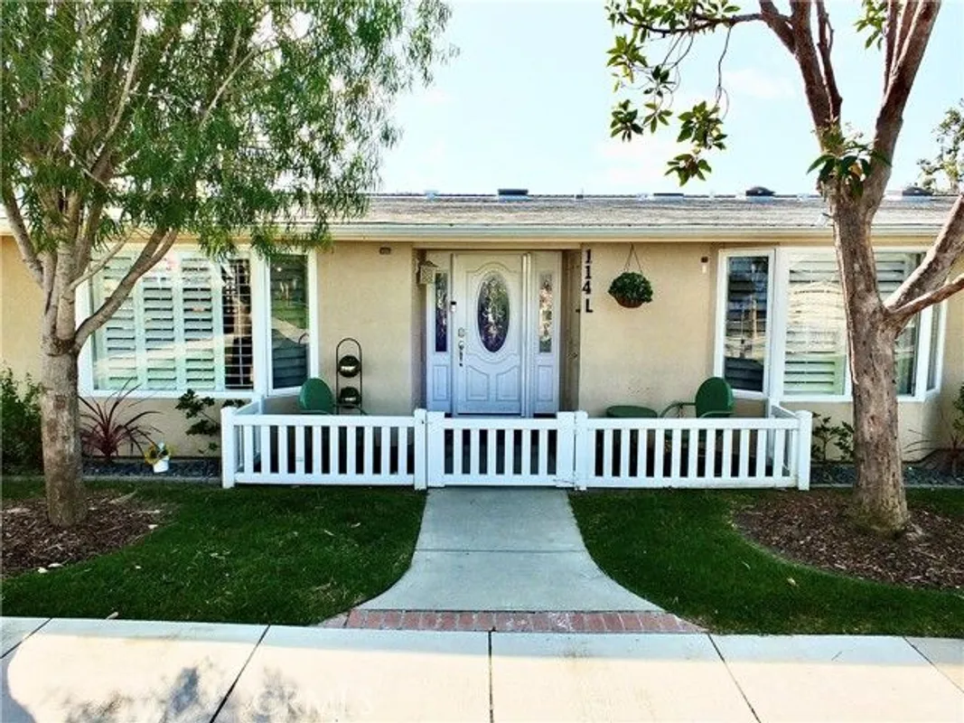 Property Slideshow image 1 of 53 | 1560 homewood rd 114-l, Seal Beach, CA, 90740