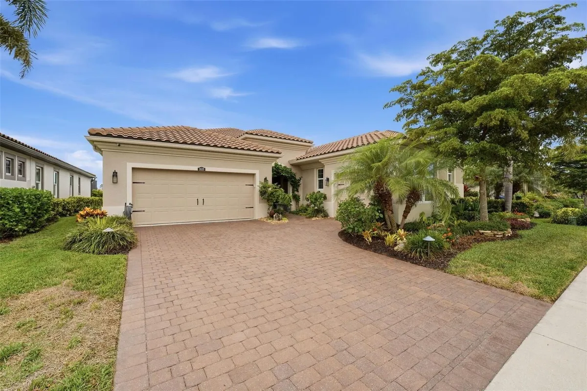 Property Slideshow image 1 of 50 | 11639 tapestry ln, Venice, FL, 34293