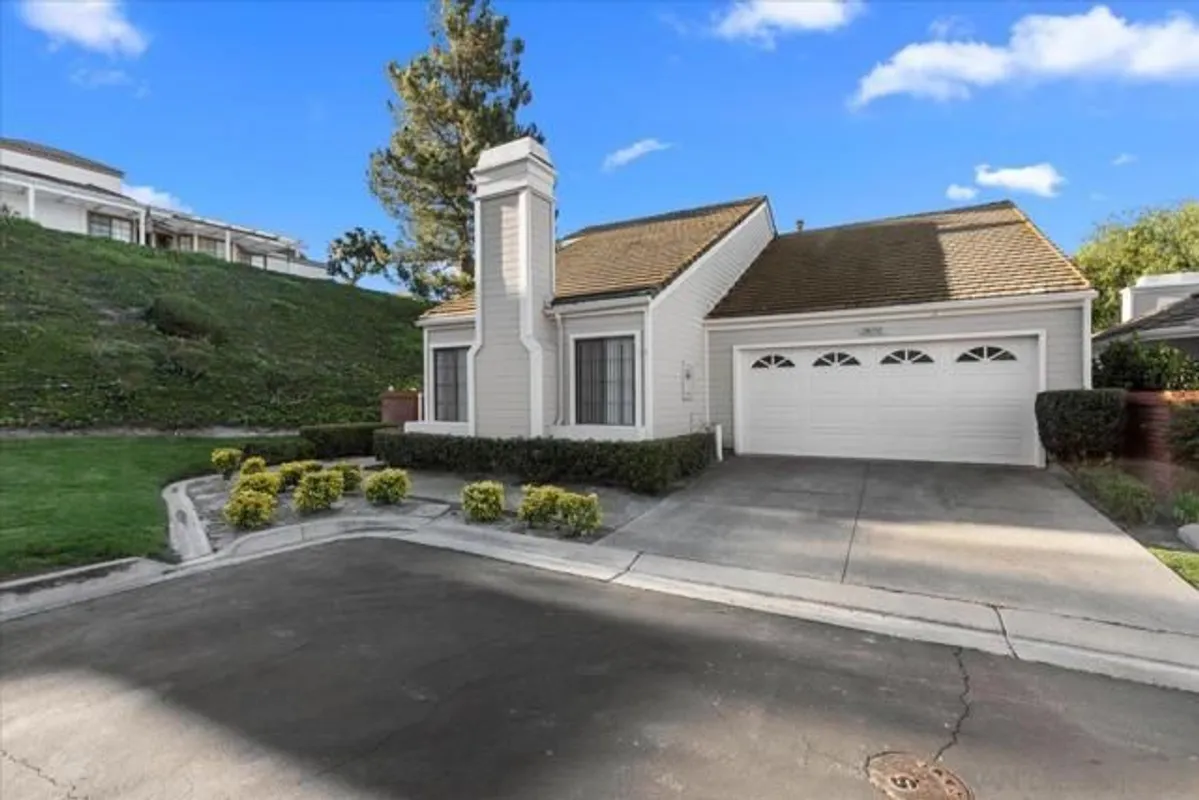 Property Slideshow image 1 of 43 | 28192 alava, Mission Viejo, CA, 92692