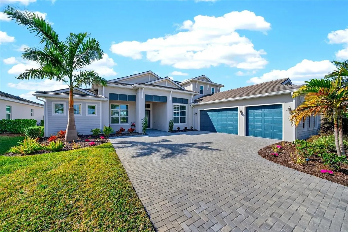 Property Slideshow image 1 of 95 | 8444 cane bay ct, Lakewood Ranch, FL, 34202
