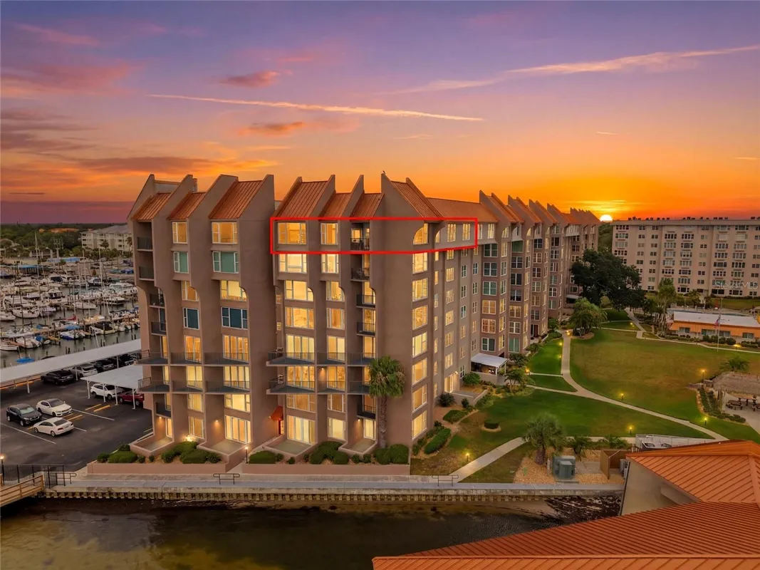 Property Slideshow image 1 of 46 | 634 edgewater dr 844, Dunedin, FL, 34698